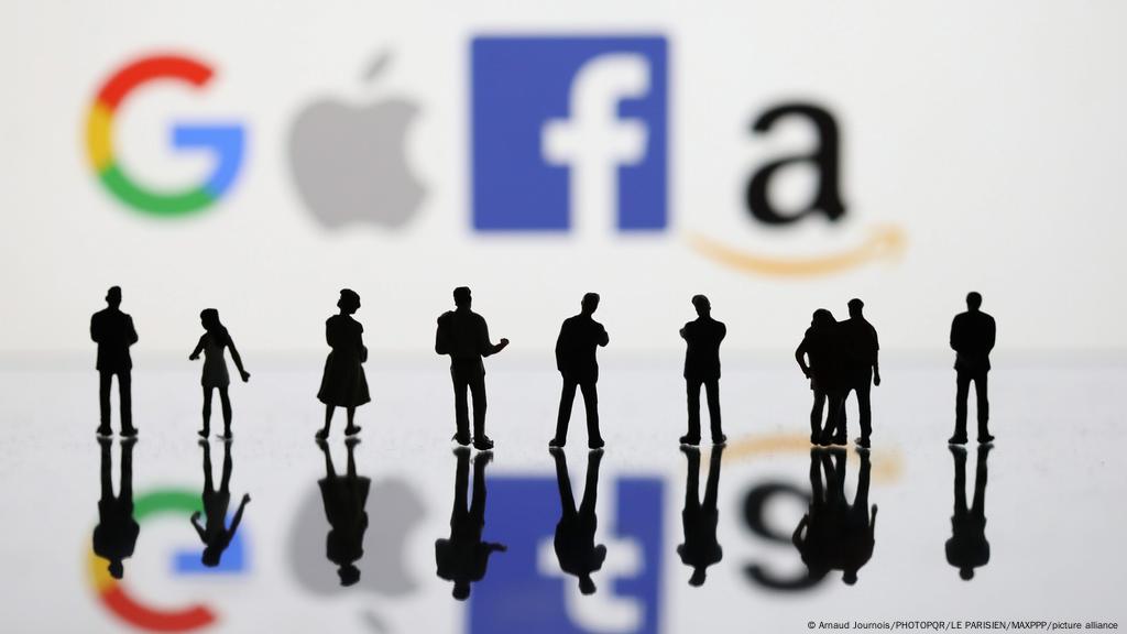 In 2021, Big Tech may have finally gotten too big | Business | Economy and  finance news from a German perspective | DW | 28.12.2021