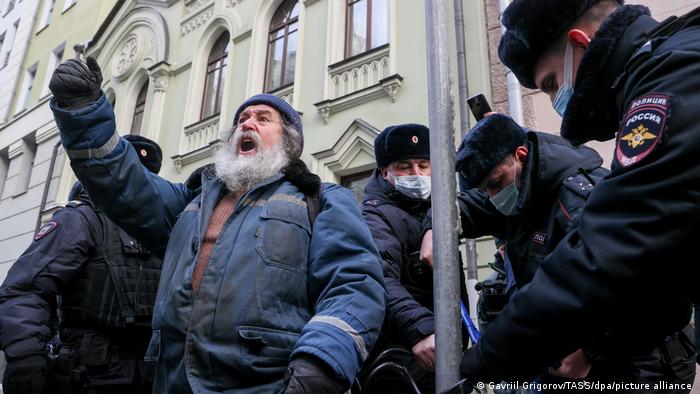 Russland Proteste vor Gebäude des Obersten Gerichtshofs in Moskau 