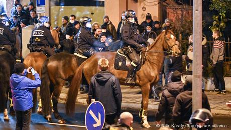 Germany: Thousands take to the streets against the curfew