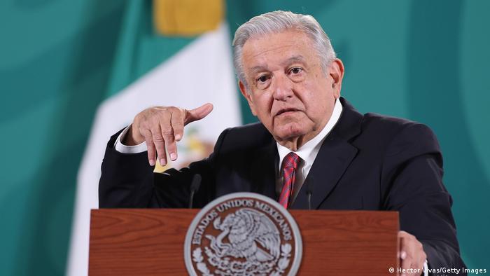 Andrés Manuel López Obrador, gesticula en una de sus recientes mañaneras.