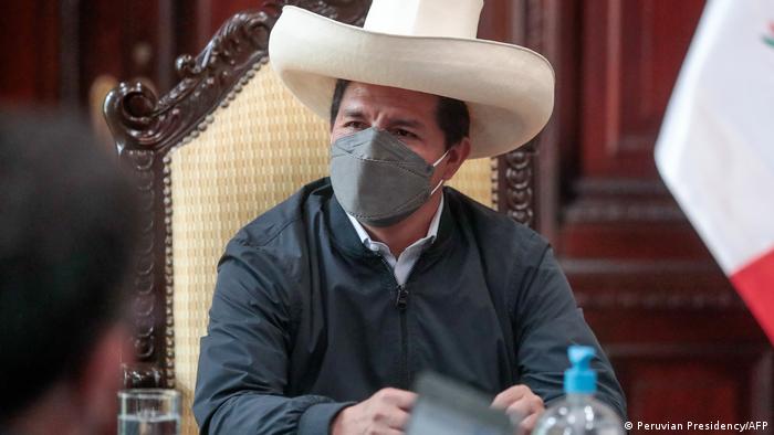 El presidente peruano Pedro Castillo aún no ha logrado un acuerdo con los transportistas y agricultores de su país. 