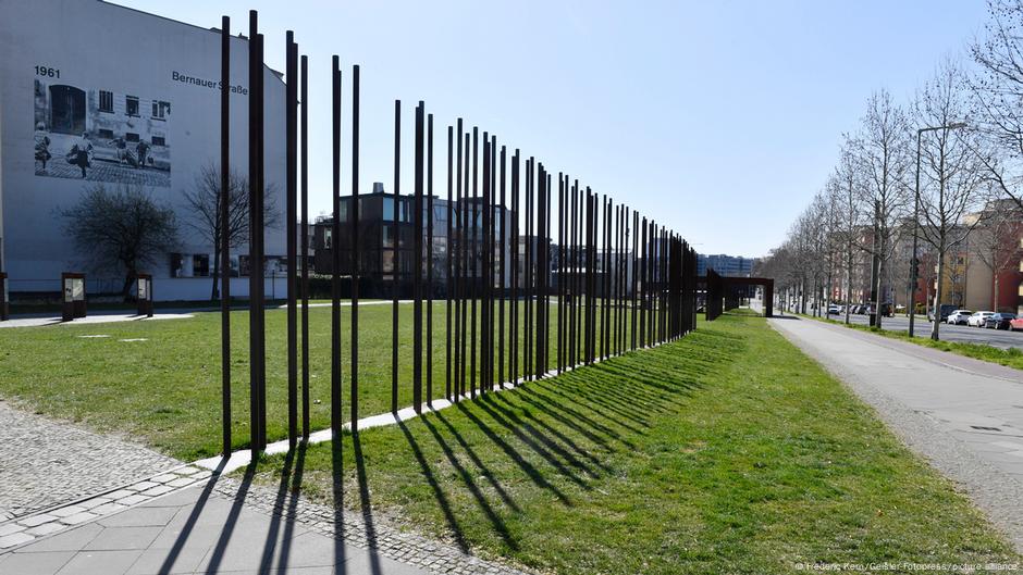 Berlin Duvarı�nın yıkılışı 33�üncü yıl dönümünde anıldı DW 09.11.2022