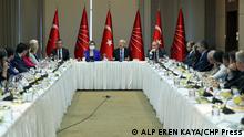 30.12.2021, Ankara***
Oppositionsführer Kemal Kılıcdaroglu CHP/Türkei
Oppositionsführer Kemal Kılıcdaroglu ist in Ankara mit den Journalisten zusammengekommen
