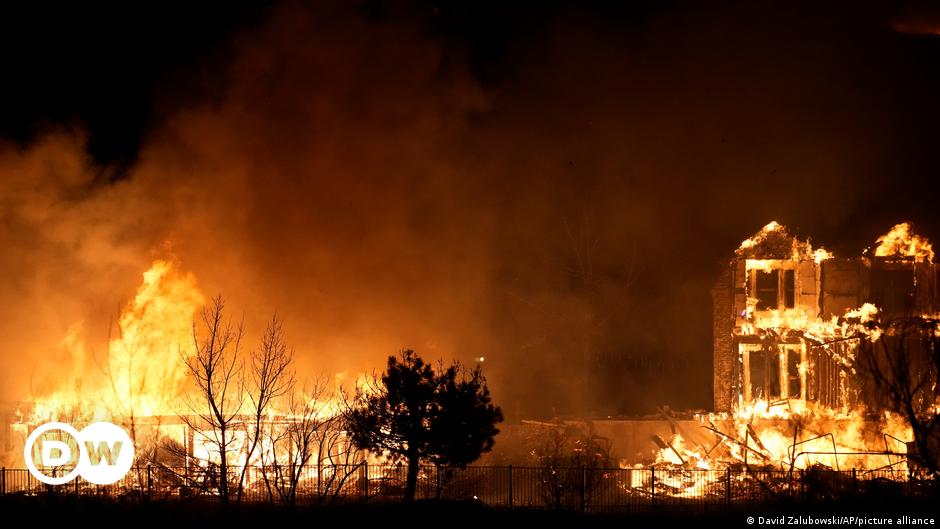 Fires leave 500 homes destroyed and 33,000 evacuated in Colorado |  The World |  D.W.