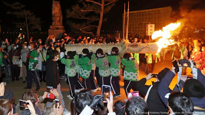 مراسم سنتی جشن سال نو در ژاپن برگزار شد