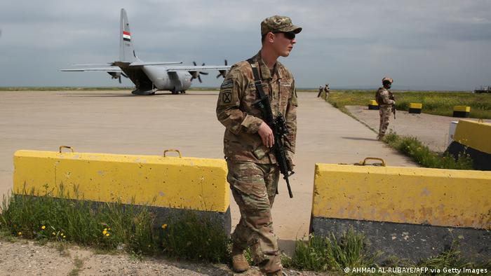 Irak US-Soldat auf dem Luftwaffenstützpunkt Qayyarah