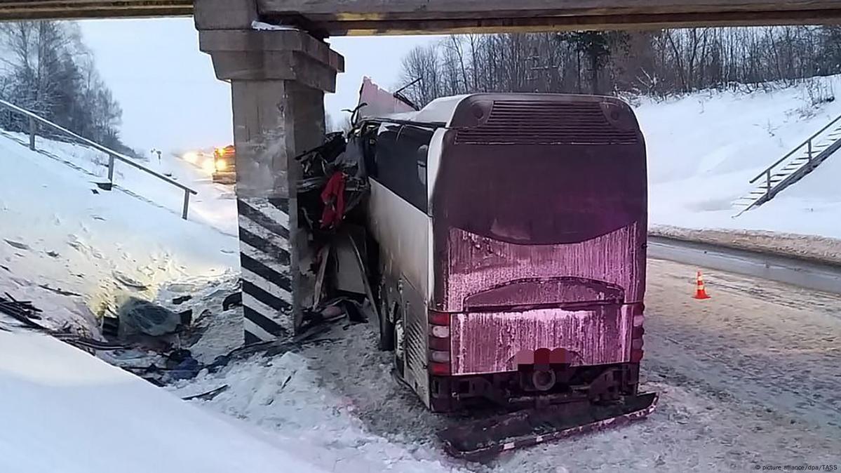 Пять человек погибли в ДТП с автобусом под Рязанью – DW – 02.01.2022