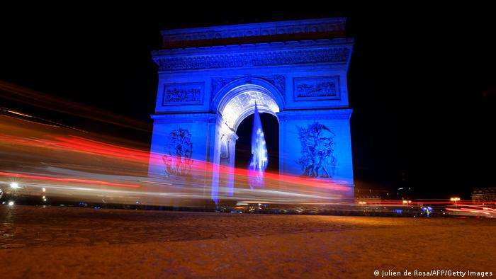 Frankreich Paris | Arc de Triomphe in EU-Faben | Beginn französische Ratspräsidentschaft