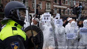 Niederlande Amsterdam | Demonstranten | Covid-19-Skeptiker