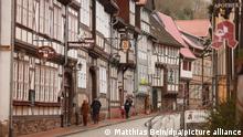 Alte Fachwerkhäuser im Harzort Stolberg. Im Jahre 2019 wurde Stolberg im Harz von einem großen Reisemagazin zum schönsten Dorf Deutschlands gekürt. Heute ist der Tourismus ein fester Bestandteil des Ortes. In der Stadt gibt es mehr als 900 Betten, mehrere Hotels und pro Jahr kommen circa 320.000 Touristen – und das bei gerade mal ca. 1100 Einwohnern.
