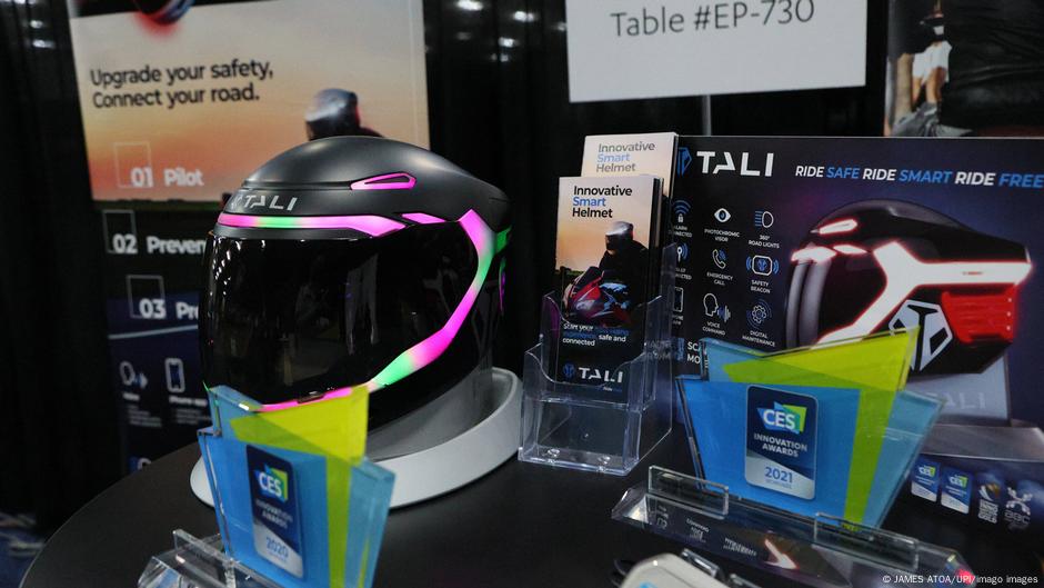 Consumer Electronics Show: Space Tourism, Meta-Experiments, and Much More |  Science and Ecology |  DW