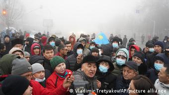 Демонстранти в Алмати