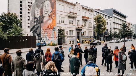 Mural na budynku w Kownie