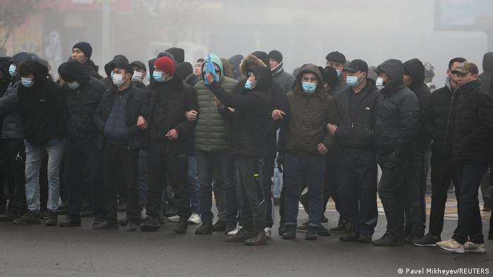Демонстранты в Алма-Ате, 5 января 2022 года 