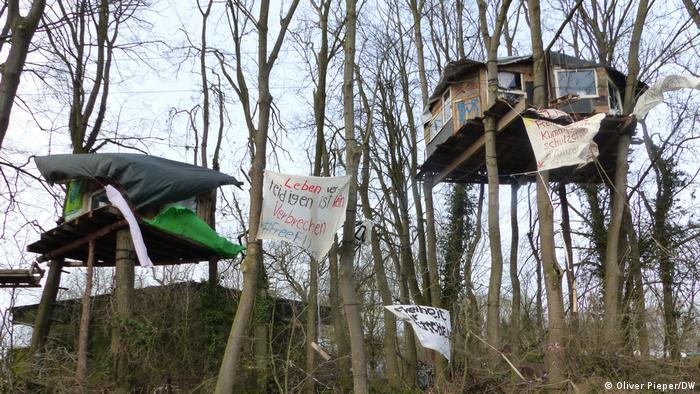 Activists' treehouses near Lützerath