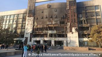 Будівля адміністрації після пожежі внаслідок протестів в місті Талдикорган, Казахстан.