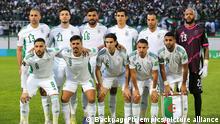 Football - Qatar 2022 FIFA World Cup Qualifier - Algeria v Burkina Faso - Mustapha Tchaker Stadium - Blida - Algeria. Algeria team photo during the Qatar 2022 FIFA World Cup qualifier between Algeria and Burkina Faso held at Mustapha Tchaker Stadium in Blida, Algeria on 16 November 2021 © Sports Inc URN:63778033