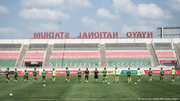 Les joueurs maliens se préparent au stade national de Nyayo à Nairobi