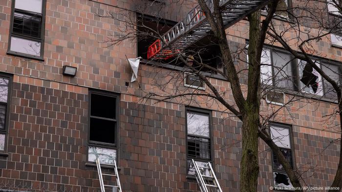 New York City | Feuer im Apartmenthaus in der Bronx