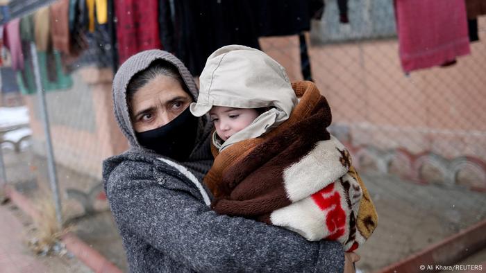 Afghanistan verlorenes Baby nach langer Tortur zur Familie zurückgebracht Afghanistan verlorenes Baby nach langer Tortur zur Familie zurückgebracht