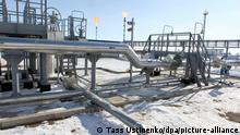 WEST KAZAKHSTAN REGION, KAZAKHSTAN. MARCH 10, 2009. Construction of Karachaganak-Uralsk natural gas pipeline is in its final stage in West Kazakhstan Region, Kazakhstan. Foto: Anatoly Ustinenko +++(c) dpa - Report+++