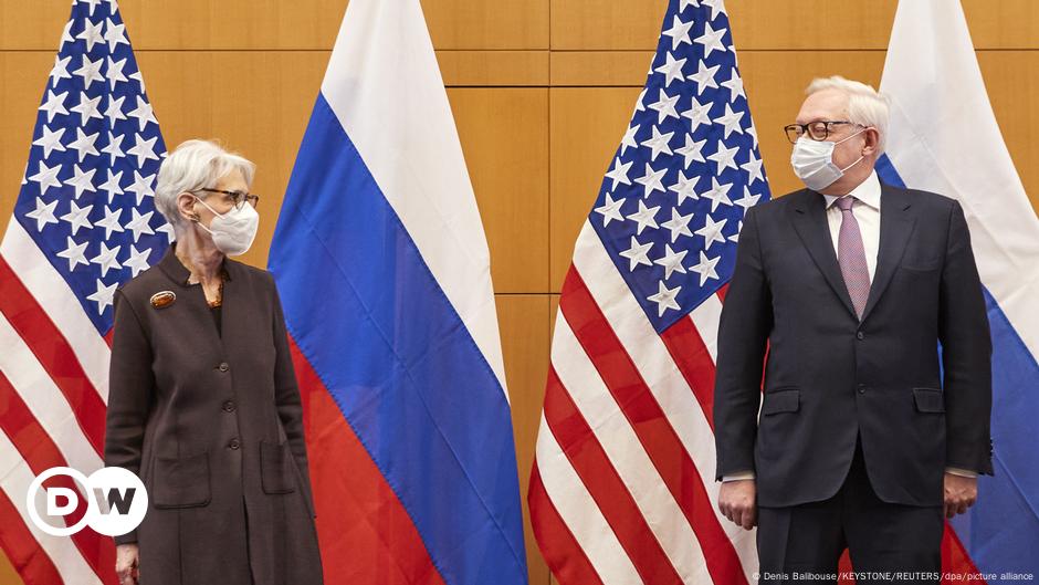 us-and-russia-hold-tense-talks-on-ukraine-crisis-dw-01-10-2022