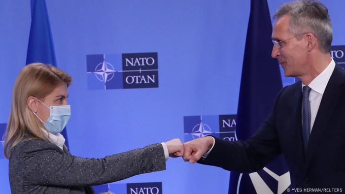 Brüssel | stellvertr. Ministerpräsidentin Ukraine Olga Stefanischyna und NATO-Generalsekretär Jens Stoltenberg