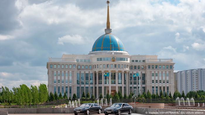 Будівля казахського парламенту, архівне фото