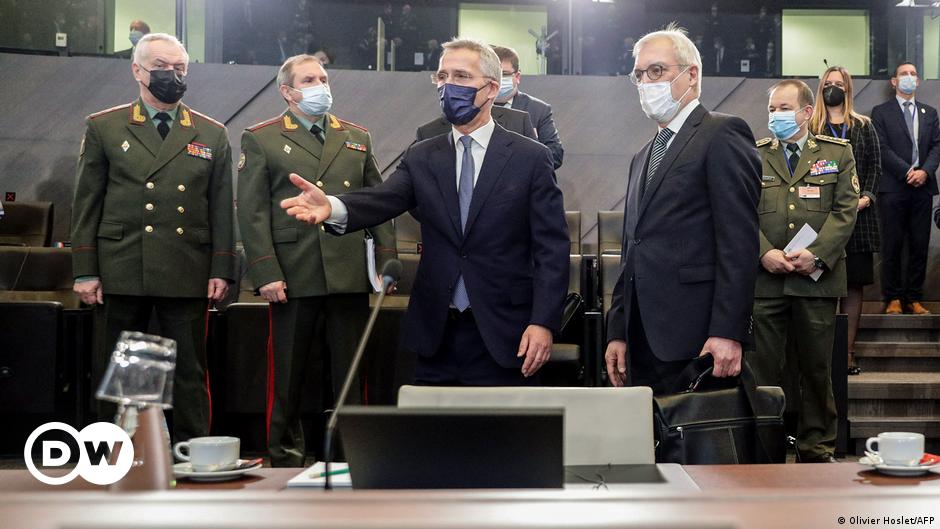 NATO open to more Russia talks amid Ukraine tensions – DW – 01/12/2022