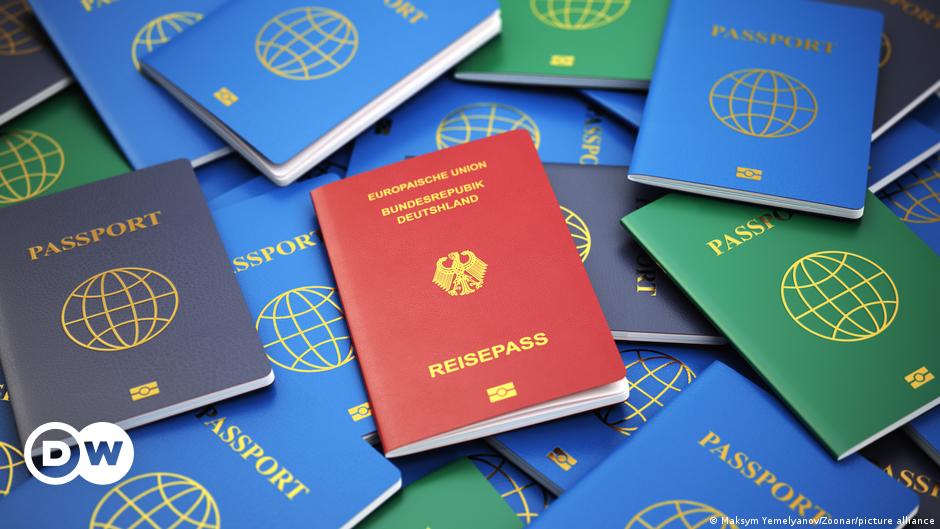 Deutschland verzeichnet höchste Einbürgerungszahlen seit 2000 – DW – 28.05.2024