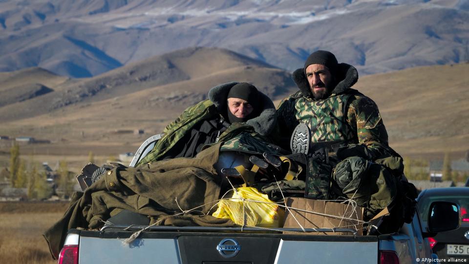 Russia: Azeri troops breach peace with Armenia – DW – 03/26/2022