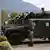 Албански војници во Тирана: Албанската армија е опремена со американски борбени возила Хамви
