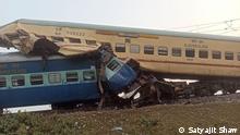 Bikaner Guwahati Express train derails in West Bengal. At least 8 passengers died and 15 seriously injured. 13.01.2022
via Guatam Hore
Fr, 14.01.2022 04:13
