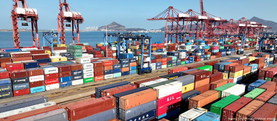 Exportações da China crescem num ritmo lento 