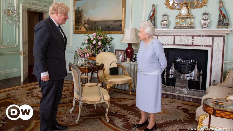 Johnsons Regierung entschuldigt sich bei Queen für Lockdown-Partys