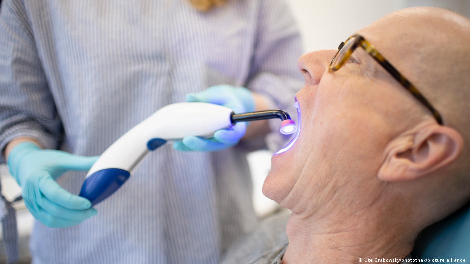 Researchers test far-UVC lamps that kill bacteria safely | Science | In-depth reporting on science and technology | DW - Vimarsana News