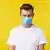 Desde el comienzo de la pandemia, "el uso de mascarillas médicas nos puede tranquilizar", dijo Michael Lewis, investigador de la Universidad de Cardiff. 