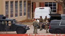 15.01.2022
SWAT team members deploy near the Congregation Beth Israel Synagogue in Colleyville, Texas, some 25 miles (40 kilometers) west of Dallas, on January 15, 2022. - The SWAT police operation was underway at the synagogue where a man claiming to be the brother of a convicted terrorist has reportedly taken several people hostage, police and media said. (Photo by Andy JACOBSOHN / AFP) (Photo by ANDY JACOBSOHN/AFP via Getty Images)
