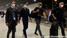 Australien Melbourne | Novak Djokovic im Flughafen vor Abflug