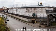 11.10.2018, Russland, Omsk: OMSK, RUSSIA - OCTOBER 11, 2018: A view of the Omsk penal colony No 6 where a mass brawl took place on October 6, 2018, following a prisoners' riot; 39 people were reported to have been injured in the fight. Dmitry Feoktistov/TASS Foto: Dmitry Feoktistov/TASS/dpa