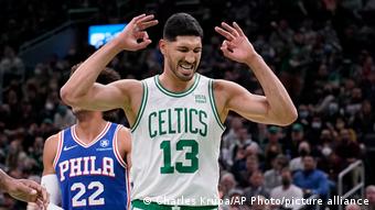 Ο μπασκετμπολίστας Ενές Καντέρ