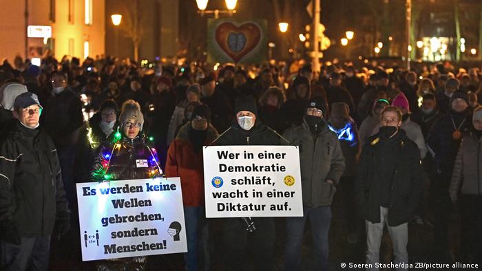 在整个疫情期间，德国各地都发生了针对政府防疫措施的抗议活动