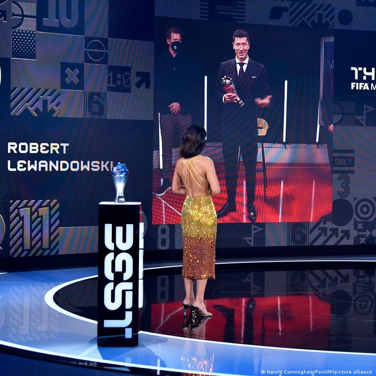 Lewandowski é eleito o melhor jogador de futebol do mundo pela FIFA - GQ