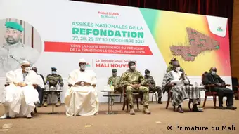 Les autorités de la transition lors de l'ouverture des travaux des Assises nationales pour la refondation du Mali
