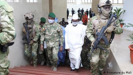 Le colonel Assimi Goïta et le Premier ministre de la transition Choguel Kokalla Maïga