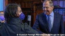 18.01.2022
MOSCOW, RUSSIA - JANUARY 18, 2022: Russia s Foreign Minister Sergei Lavrov and his German counterpart Annalena Baerbock R-L bump elbows during a meeting at the Reception House. Russian Foreign Ministry/TASS PUBLICATIONxINxGERxAUTxONLY TS11F883
