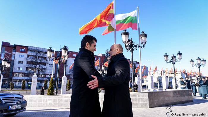 Българският премиер Кирил Петков и македонският му колега Димитър Ковачевски в Скопие