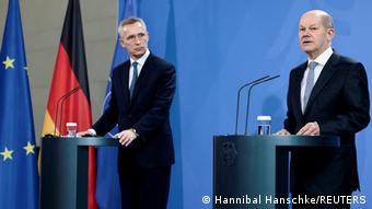 Генсек НАТО Єнс Столтенберг і канцлер Німеччини Олаф Шольц