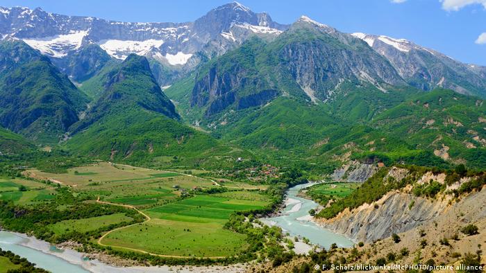 BG Traumreiseziel | Albanien Fluss Vjosa bei Kanicol 