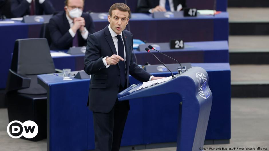 Macron propose d’inclure l’avortement dans la Charte des droits fondamentaux de l’UE  L’Europe   DW